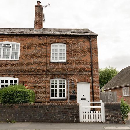 Cosy 2 Bed Cottage In Charming Village Of Christleton - For Up To 5 エクステリア 写真